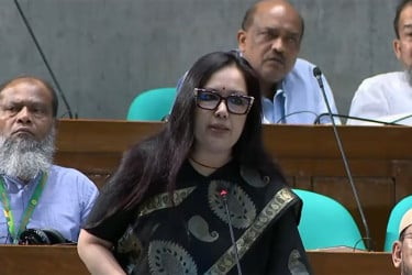 শেয়ার বাজারে ১৫ বছরে লুট হয়েছে ১ লাখ কোটি টাকা, সংসদে রুমিন ফারহানা