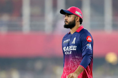 ড্রেসিং রুমে ভ্যাপিং: রিয়ান পরাগের জরিমানা