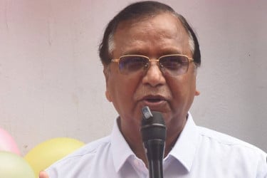 হকার কার্ড ছাড়া নির্দিষ্ট জায়গায় কেউ বসতে পারবেন না: আবদুস সালাম