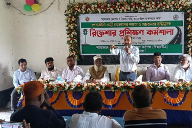 চুয়াডাঙ্গায় পেশাজীবী গাড়িচালকদের প্রশিক্ষণ অনুষ্ঠিত