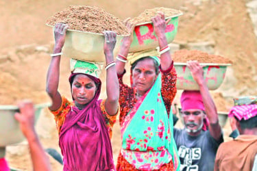 শ্রমিকের মামলা নিয়েও ভোগান্তি