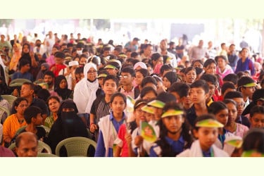 আগামীর স্বপ্ন সারথি গড়ছে ‘মার্কস অলরাউন্ডার’