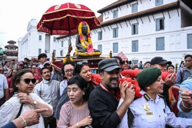 চার দশক পর চুরি হওয়া ‘দেবতা’ ফিরে পেয়ে উৎসবে মেতে উঠল নেপাল