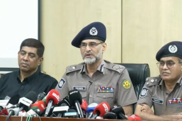 দু’দিনে ১৫২ চাঁদাবাজ গ্রেফতার, তদবিরে ছাড়া হবে না কাউকে: ডিএমপি কমিশনার