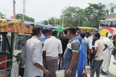 মেহেরপুরে বাস চলাচল বন্ধ, বিপাকে যাত্রীরা