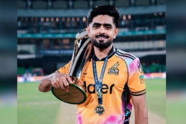 এখন তিন সংস্করণে ফেরাই বাবরের লক্ষ্য