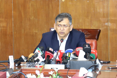মাদক, অবৈধ অস্ত্র ও চাঁদাবাজির বিরুদ্ধে আমরা যৌথ অভিযান চালাচ্ছি : স্বরাষ্ট্রমন্ত্রী