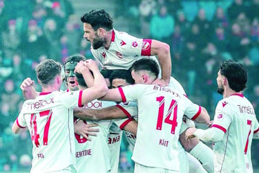 ১২৮ বছরের থুনের প্রথম ট্রফি