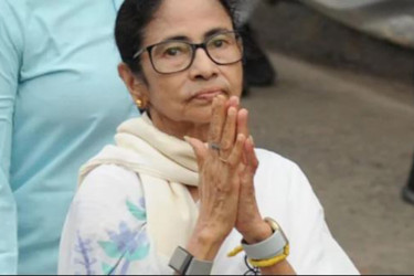 মমতার ৩৫ মন্ত্রীর ২২ জনেরই নিজ আসনে পরাজয়
