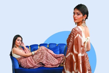 পোশাকে হাতের ছোঁয়া