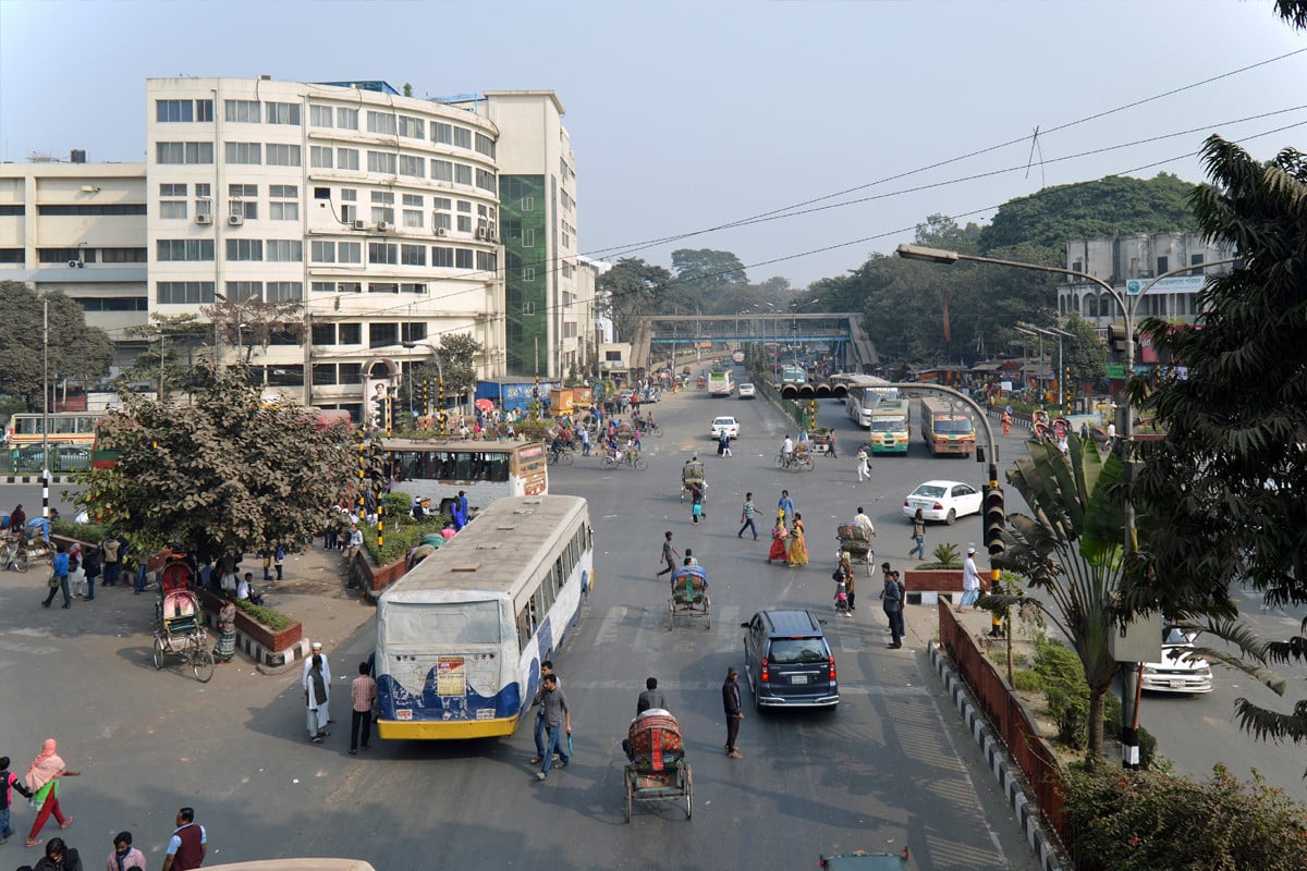 বিশ্বের দূষিত শহরের তালিকায় শীর্ষে ঢাকা