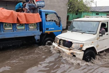 কুমিল্লা বিসিকে জলাবদ্ধতায় বিপর্যস্ত শিল্পকারখানা, উৎপাদনে ব্যাঘাত