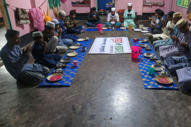 ক্ষেতলালে এতিম শিশুদের পাশে বসুন্ধরা শুভসংঘ