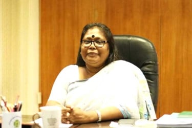 স্বামীসহ জাবির সাবেক ভিসি ফারজানার আয়কর নথি জব্দের আদেশ