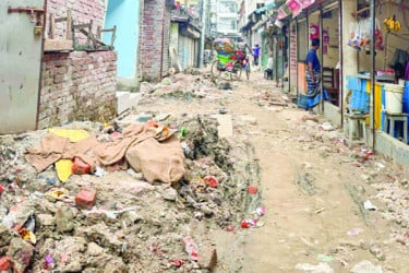 বর্ষার আগে ফের খোঁড়াখুঁড়ি