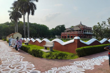 রবীন্দ্রনাথ ঠাকুরের ১৬৫তম জন্মজয়ন্তী, শিলাইদহ কুঠিবাড়িতে সাজ সাজ রব