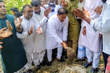 জনগণকে দেওয়া ওয়াদা পালনে কাজ করছে সরকার : খোকন তালুকদার
