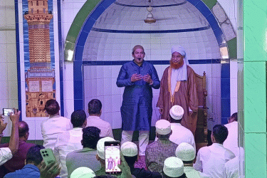 নারায়ণগঞ্জ কেন্দ্রীয় জামে মসজিদ বহুতল করার আশ্বাস এমপি দিপুর