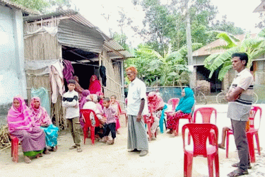 কুকুর লক্ষ্য করে নাতির ছোড়া হাসুয়ায় দাদি নিহত
