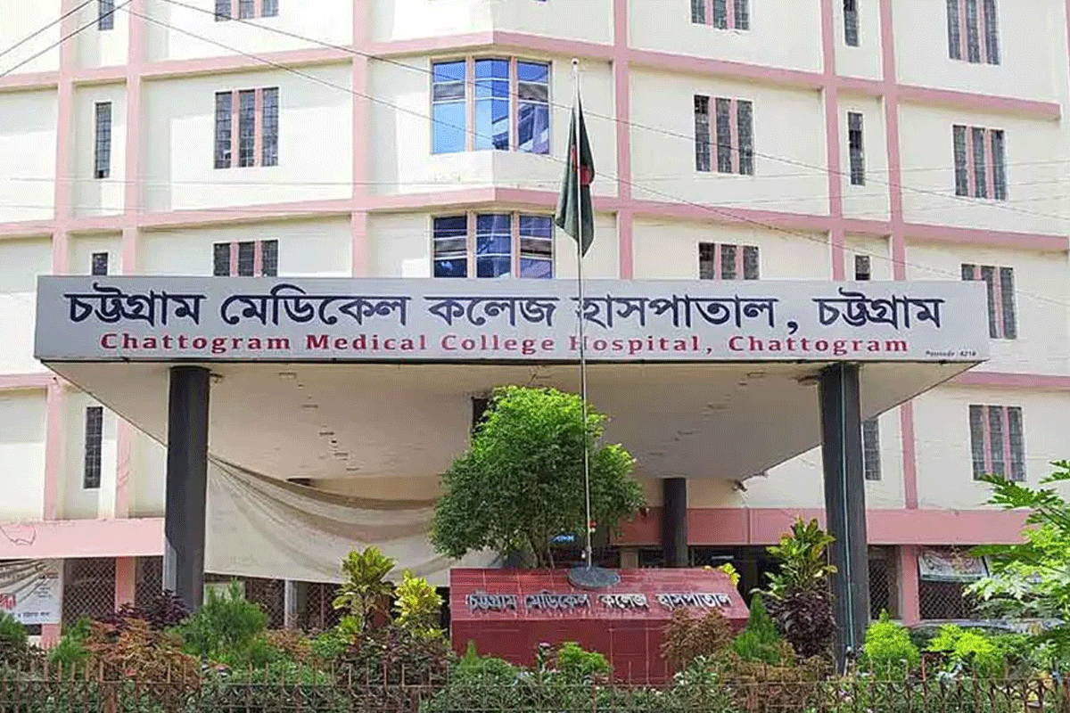 চমেকে মৃত্যু যন্ত্রণায় কাতরাচ্ছেন গুলিবিদ্ধ রেশমি