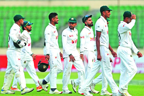 এলোমেলো বোলিংয়ে হতাশ কোচ সালাউদ্দিন