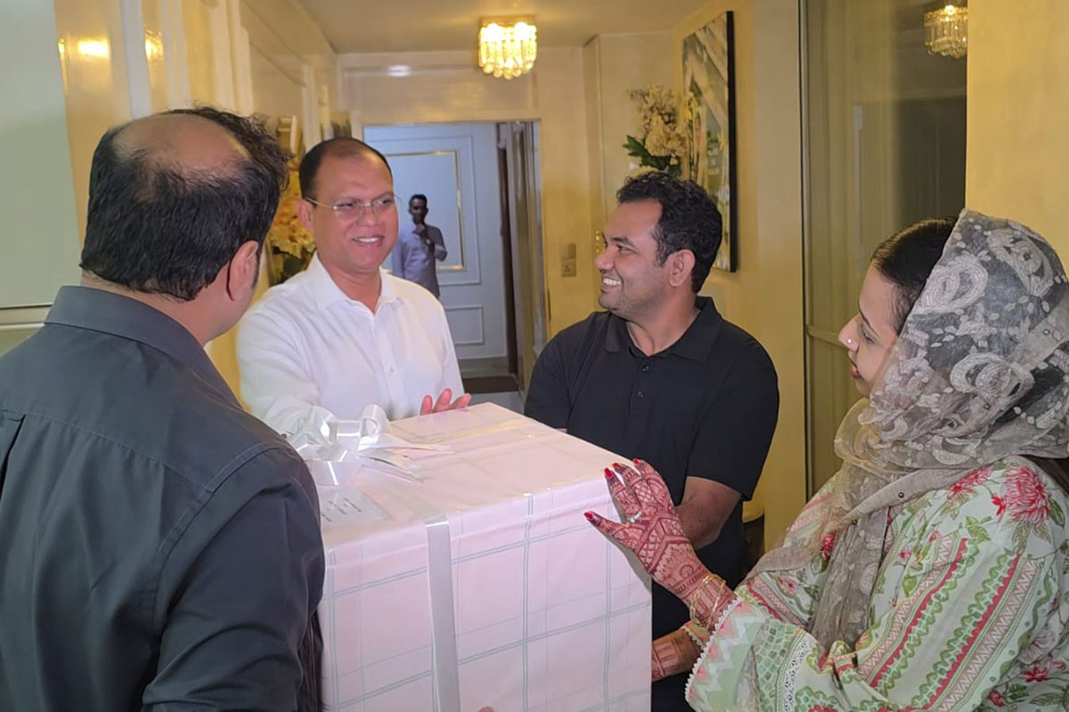 সেই নবদম্পতির জন্য উপহার পাঠালেন প্রধানমন্ত্রী