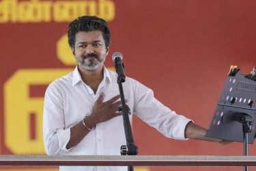 বিজয়ের উত্থানের অবিশ্বাস্য গল্প