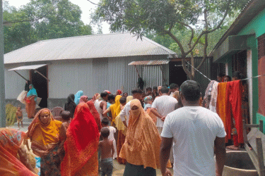 কামারখন্দে ট্রাকচাপায় কিশোর নিহত