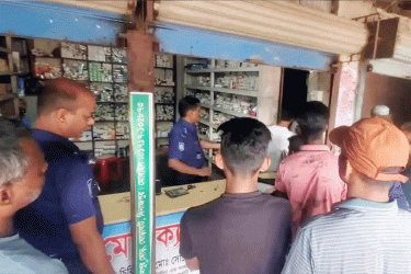 ঘোড়াঘাটে ভুয়া চিকিৎসকের চেম্বারে অভিযান, সরঞ্জাম জব্দ