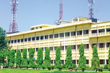সংকটে শেকৃবির হলগুলো