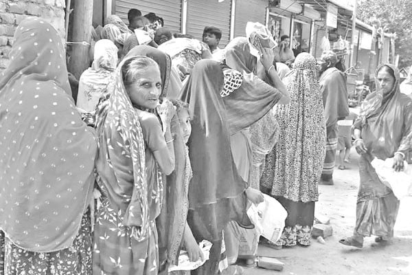 বরাদ্দ সংকট, দীর্ঘ হচ্ছে ওএমএসের লাইন