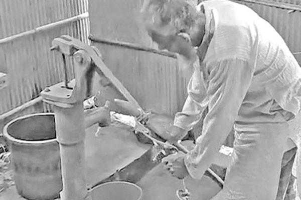 তেঁতুলিয়ায় সুপেয় পানির সংকট