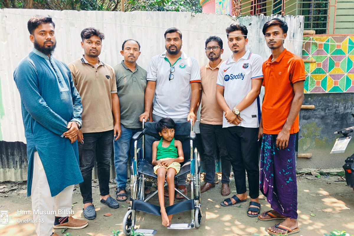 শিবপুরে প্রতিবন্ধী শিশুর পাশে বসুন্ধরা শুভসংঘ