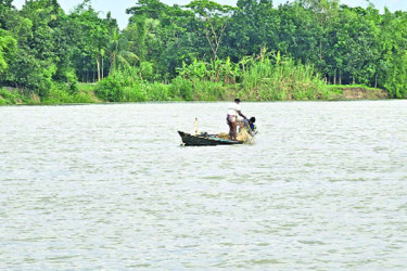 এখনো বিপৎসীমার ওপরে পাঁচ নদী