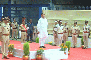 মুখ্যমন্ত্রী হয়ে প্রথমবার নবান্নে শুভেন্দু, গার্ড অব অনার প্রদান