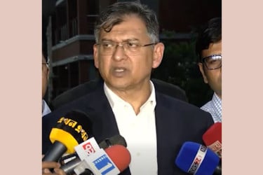 ভারতীয় সীমান্তে কাঁটাতারের বেড়া তাদের অভ্যন্তরীণ বিষয়, বিজিবি সতর্ক: স্বরাষ্ট্রমন্ত্রী