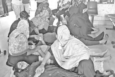 অসুস্থ অর্ধশতাধিক শ্রমিক হাসপাতালে