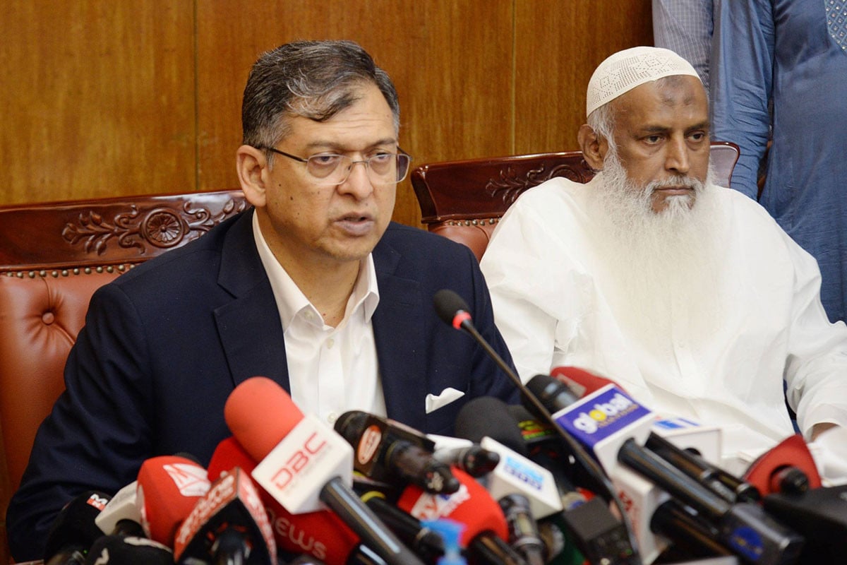 সীমান্তে কাঁটাতারের বেড়া দিতে চাইলে ভারতের সঙ্গে আলোচনা হবে: স্বরাষ্ট্রমন্ত্রী