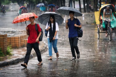 দুপুরের মধ্যে ১০ অঞ্চলে ৬০ কিমি বেগে ঝড়সহ বজ্রবৃষ্টির শঙ্কা
