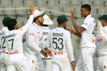 নাহিদের ৫ উইকেটে বাংলাদেশের ঐতিহাসিক জয়