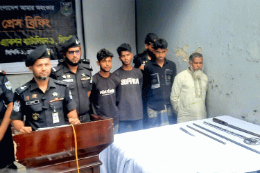 ব্রাহ্মণবাড়িয়ায় র‌্যাবের ওপর হামলা: পাঁচজন গ্রেফতার, অস্ত্র উদ্ধার
