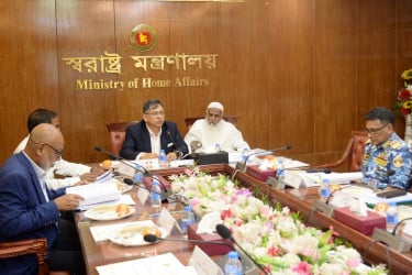 চাঁদাবাজি বন্ধে সর্বোচ্চ কঠোর হবে আইনশৃঙ্খলা বাহিনী : স্বরাষ্ট্রমন্ত্রী
