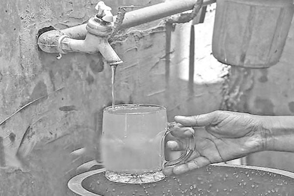 পানিতে দুর্গন্ধ, ভোগান্তি পৌরবাসীর