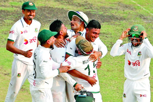 ঘরের মাঠে পাকিস্তানের বিপক্ষে বাংলাদেশের প্রথম টেস্ট জয় | | বাংলাদেশ প্রতিদিন