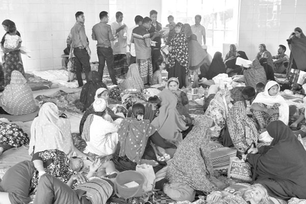 নেই আর নেই, তারপরও রোগীতে ঠাসা