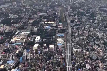 বায়ুদূষণে আজ শীর্ষে লাহোর, ঢাকার অবস্থান কত?