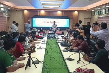 পঞ্চগড়ে নির্বাচনি ইশতেহার বাস্তবায়ন ও সুফল নিয়ে প্রেস ব্রিফিং