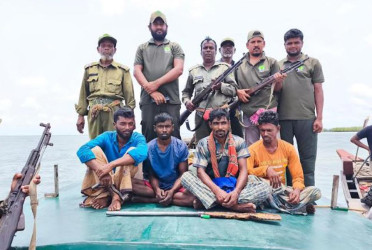 সুন্দরবনে বনরক্ষী-বনদস্যুর মধ্যে আধা ঘণ্টার বন্দুকযুদ্ধ, উদ্ধার ৪ জেলে