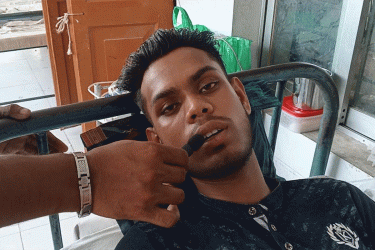 বিয়ের দাবিতে যুবকের অনশন, শেষমেশ ঠাঁই হলো হাসপাতালের বেডে
