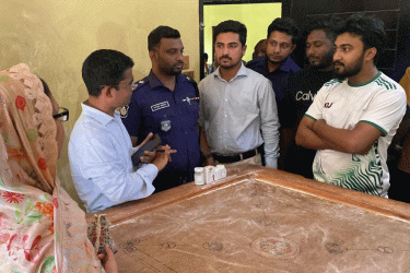 নোয়াখালীতে দুই ডেন্টাল ল্যাবের কার্যক্রম স্থগিত, লাখ টাকা জরিমানা